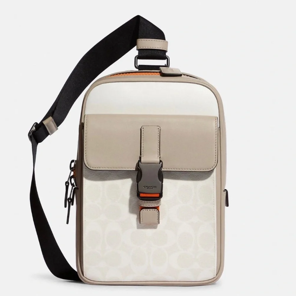 NEW Coach Track Pack In Colorblock Signature Canvas and Leather in White - Picture 2 of 7